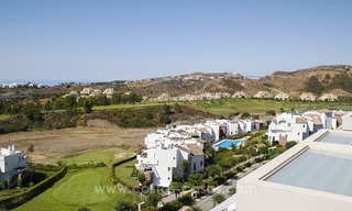 Ático apartamento contemporáneo de lujo en una zona de golf, en venta en Marbella - Benahavís 5