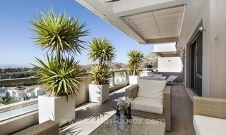 Ático apartamento contemporáneo de lujo en una zona de golf, en venta en Marbella - Benahavís 22