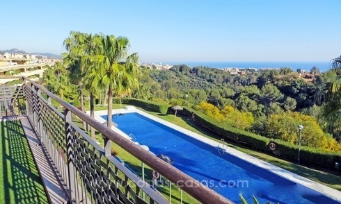 Apartamento de Lujo en venta en Sierra Blanca, Milla de Oro, Marbella 