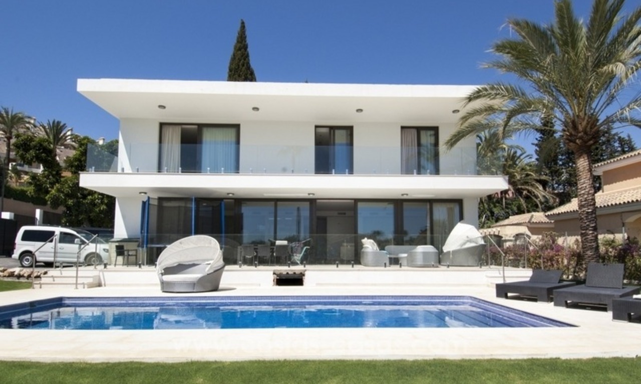 Nueva villa moderna a estrenar en venta en Nueva Andalucía, Marbella 1