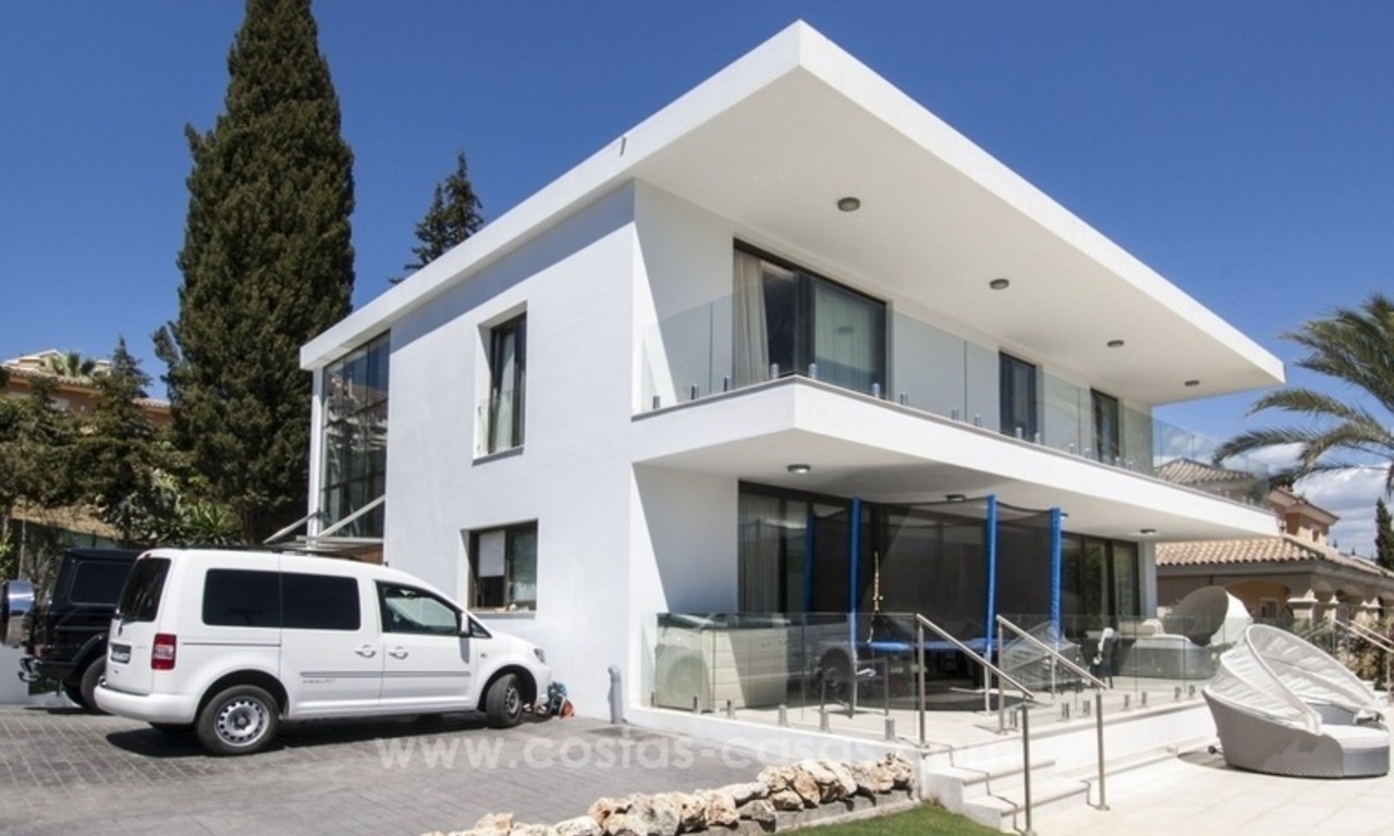 Nueva villa moderna a estrenar en venta en Nueva Andalucía, Marbella 3