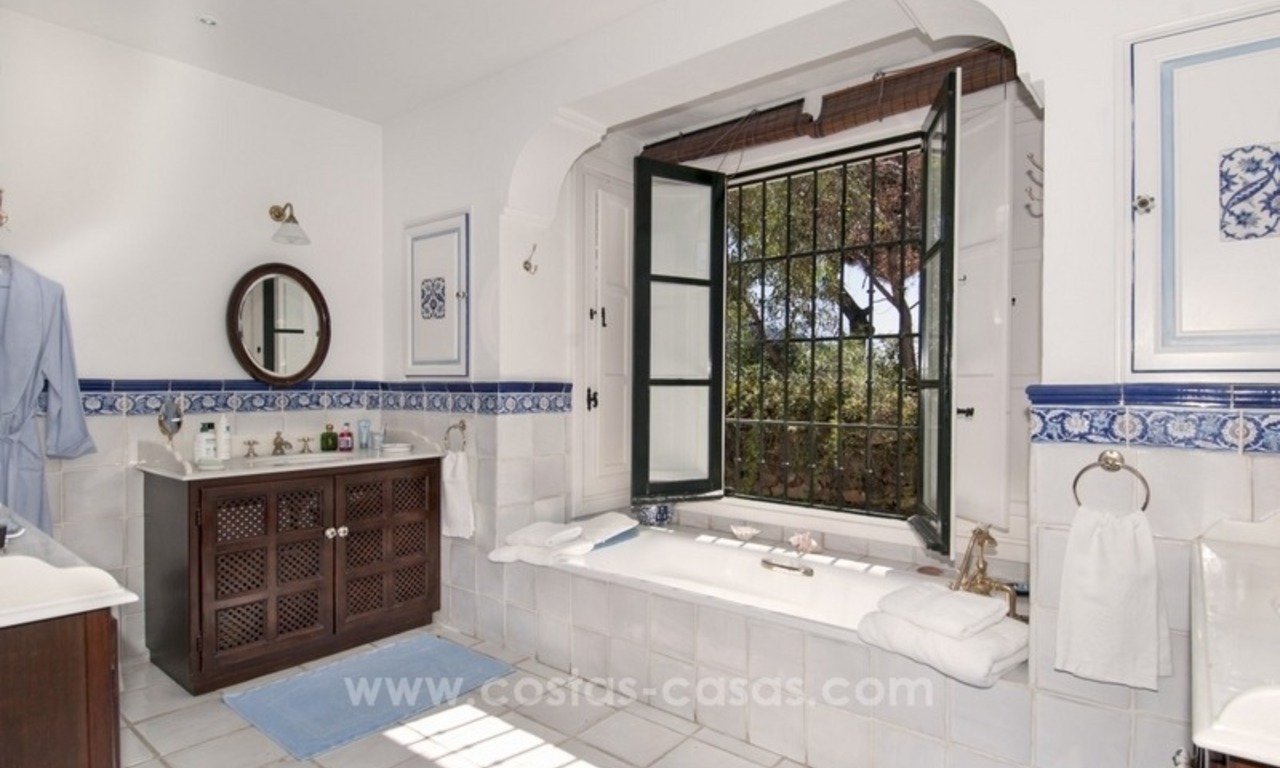 Magnífica y elegante villa Encanto provenzal en exclusiva en El Madroñal - Benahavis, con excepcionales vistas al mar 25