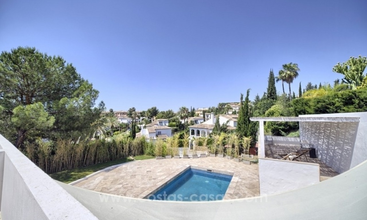 Villa reformada en venta en una comunidad cerrada en Nueva Andalucía - Marbella 20