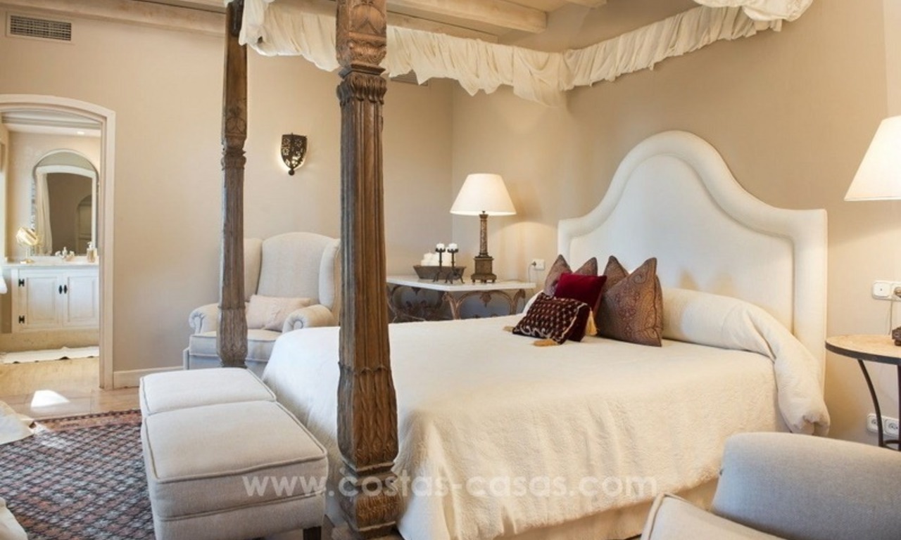 Villa clásica de estilo rústico en venta en El Madroñal, Benahavis - Marbella 40