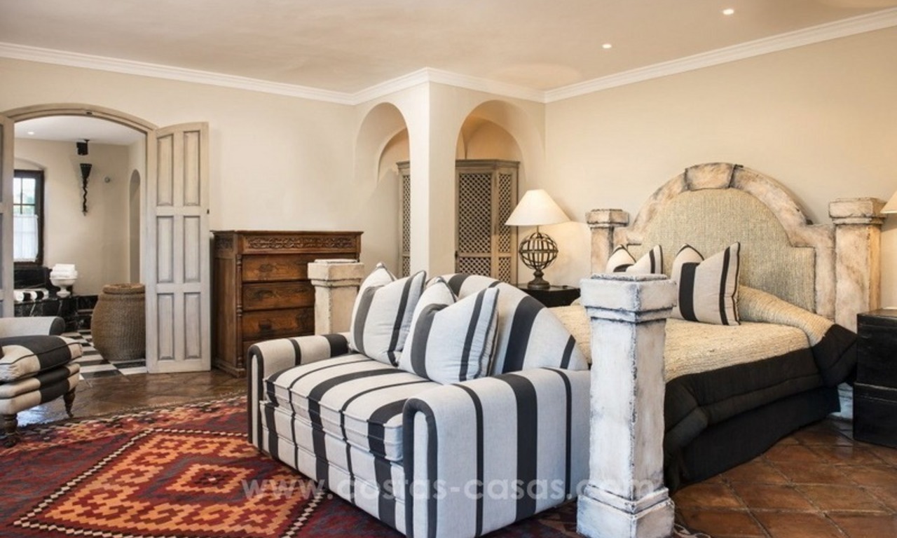 Villa clásica de estilo rústico en venta en El Madroñal, Benahavis - Marbella 41