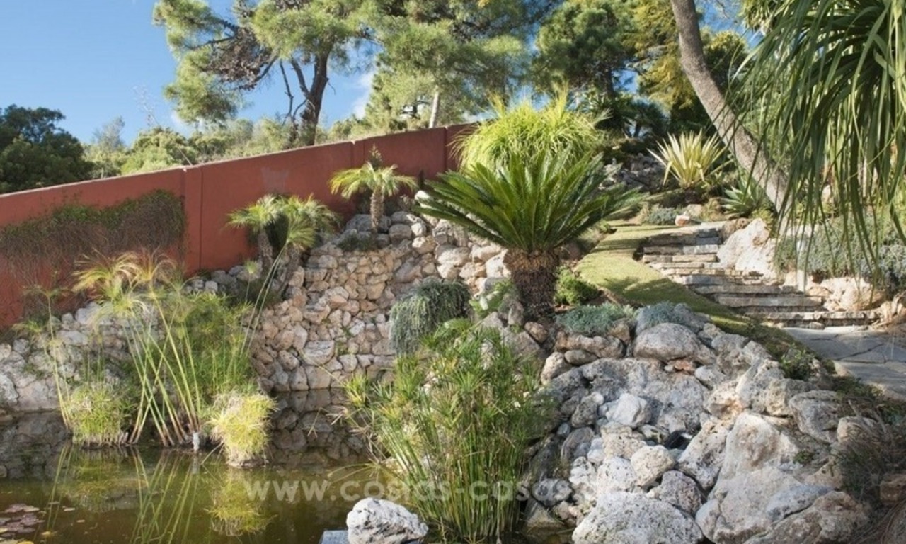Villa clásica de estilo rústico en venta en El Madroñal, Benahavis - Marbella 13