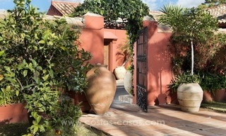 Villa clásica de estilo rústico en venta en El Madroñal, Benahavis - Marbella 18