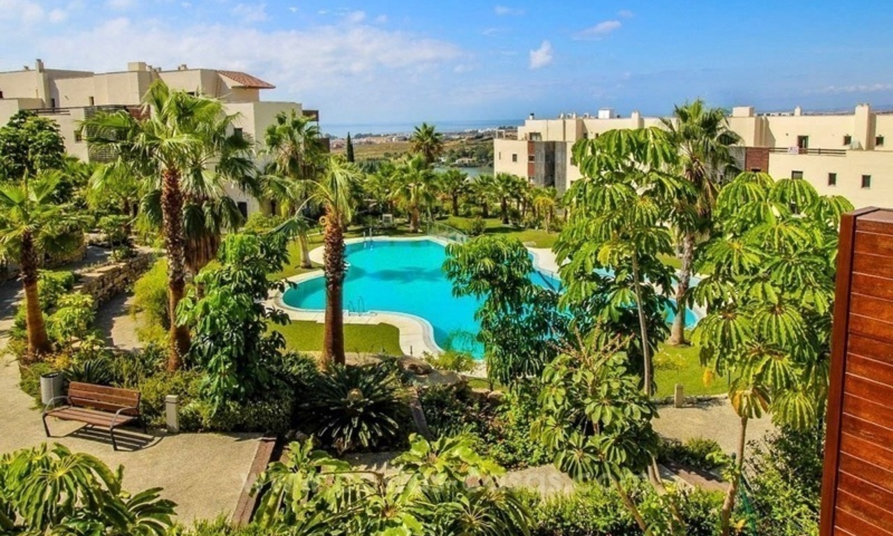 En venta: precioso apartamento moderno, con vistas al mar en la zona de Benahavis - Marbella 0