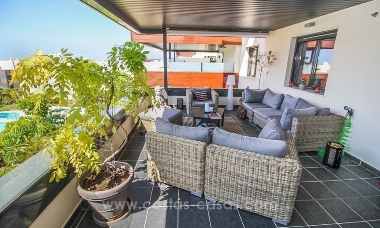 En venta: precioso apartamento moderno, con vistas al mar en la zona de Benahavis - Marbella 4