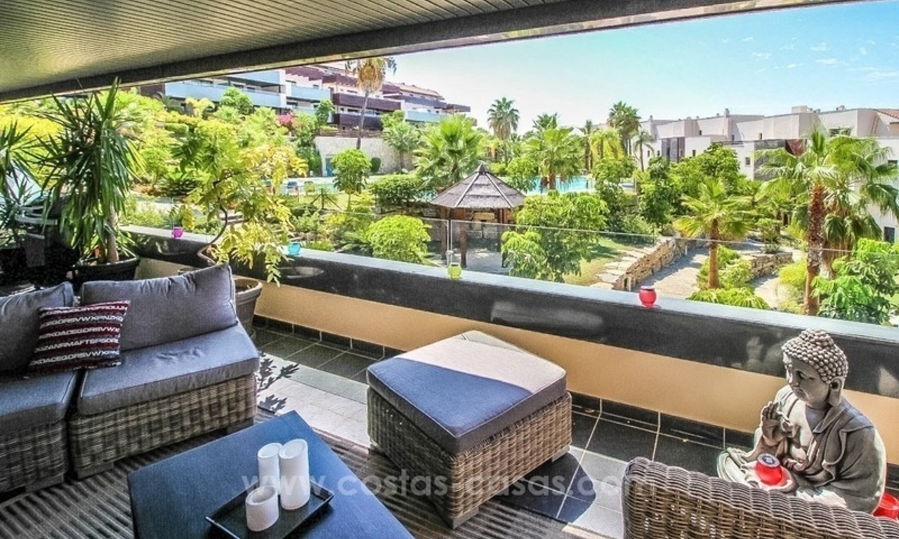 En venta: precioso apartamento moderno, con vistas al mar en la zona de Benahavis - Marbella 2