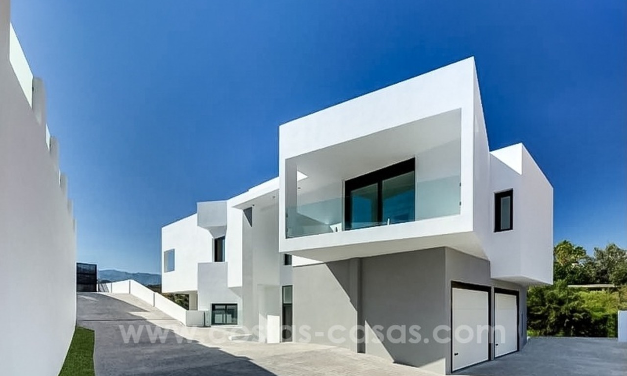 Villa moderna de nueva construcción en venta al Este de Marbella 1