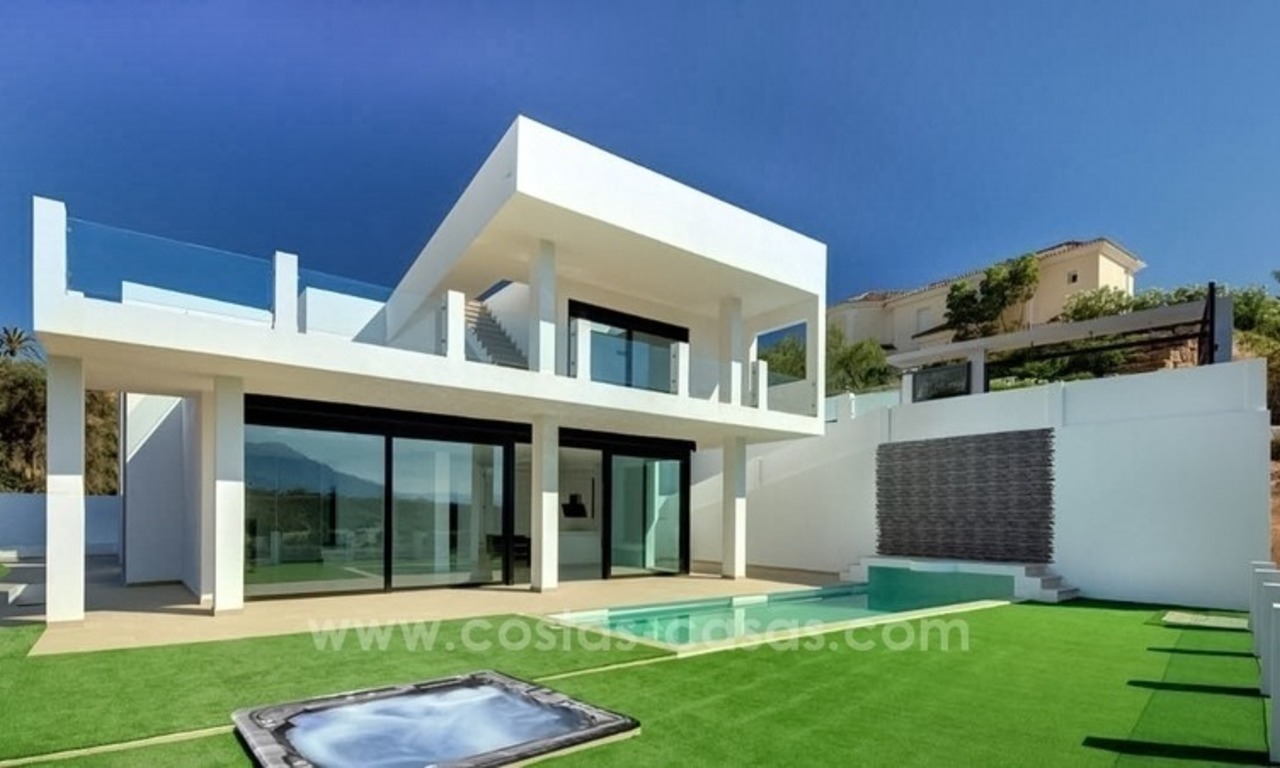 Villa moderna de nueva construcción en venta al Este de Marbella 0