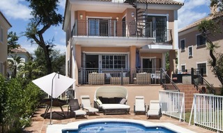 Villa en venta en Elviria, Marbella. A poca distancia playa, supermercados y escuela. Predio muy reducido! 366 