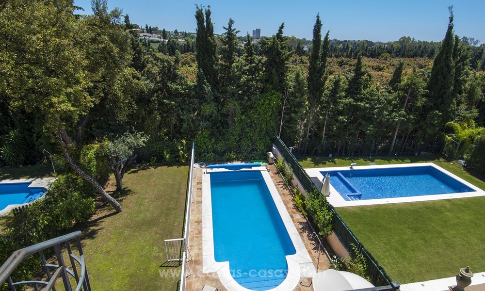 Villa en venta en Elviria, Marbella. A poca distancia playa, supermercados y escuela. Predio muy reducido! 375