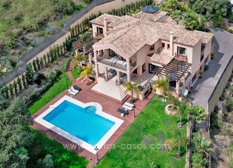 Gran villa con vistas al mar en venta en el Madroñal, Benahavis - Marbella