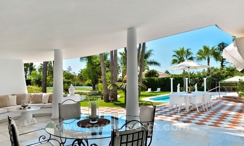 Villa elegante en perfecto estado a la venta en la Milla de Oro, Marbella 