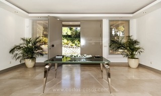 Nueva villa contemporánea de lujo de primera línea de golf en venta, este de Marbella 15