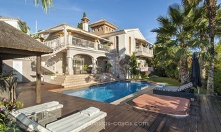 Villa con vistas al mar en venta al Este de Marbella 9