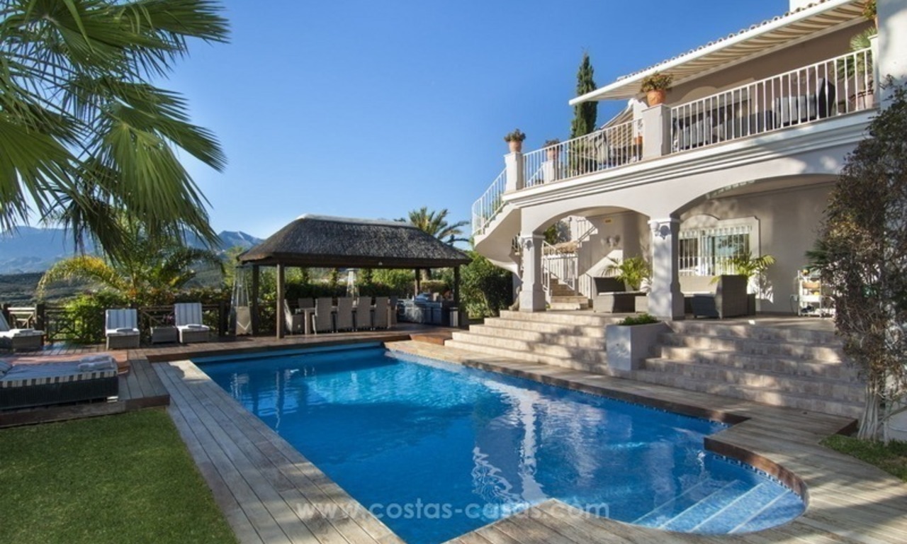 Villa con vistas al mar en venta al Este de Marbella 10