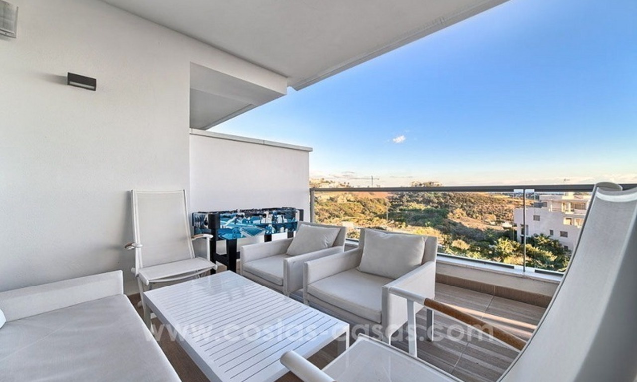 Apartamento moderno en venta en Marbella - Benahavis con vistas al mar 9
