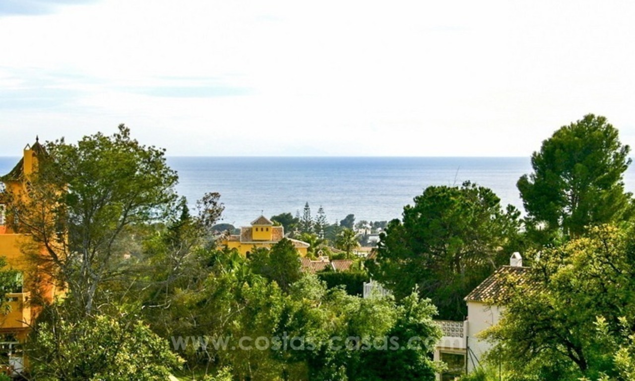 Villa de estilo moderno, con excelentes vistas panorámicas al mar en Marbella 20