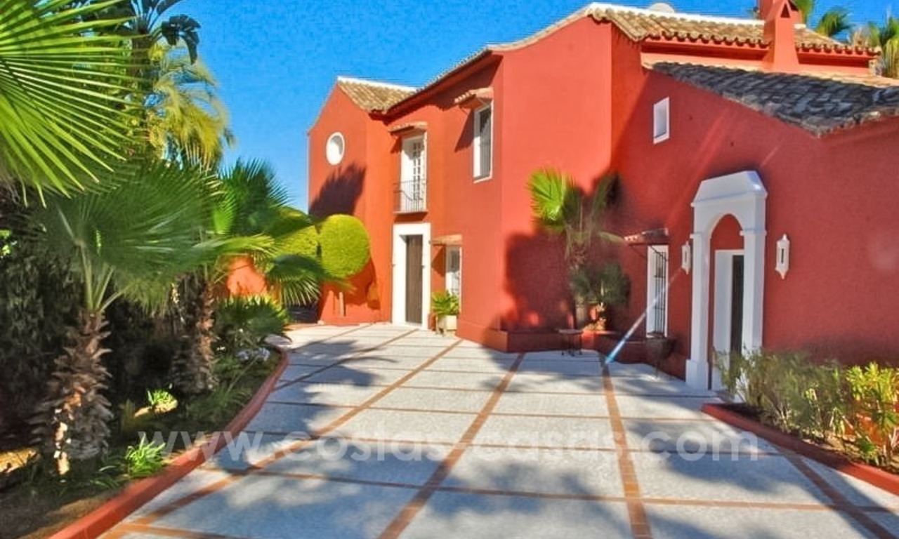 A la venta: Villa encantadora tradicional andaluza, con excelentes vistas al mar en El Madroñal, Benahavis - Marbella 1