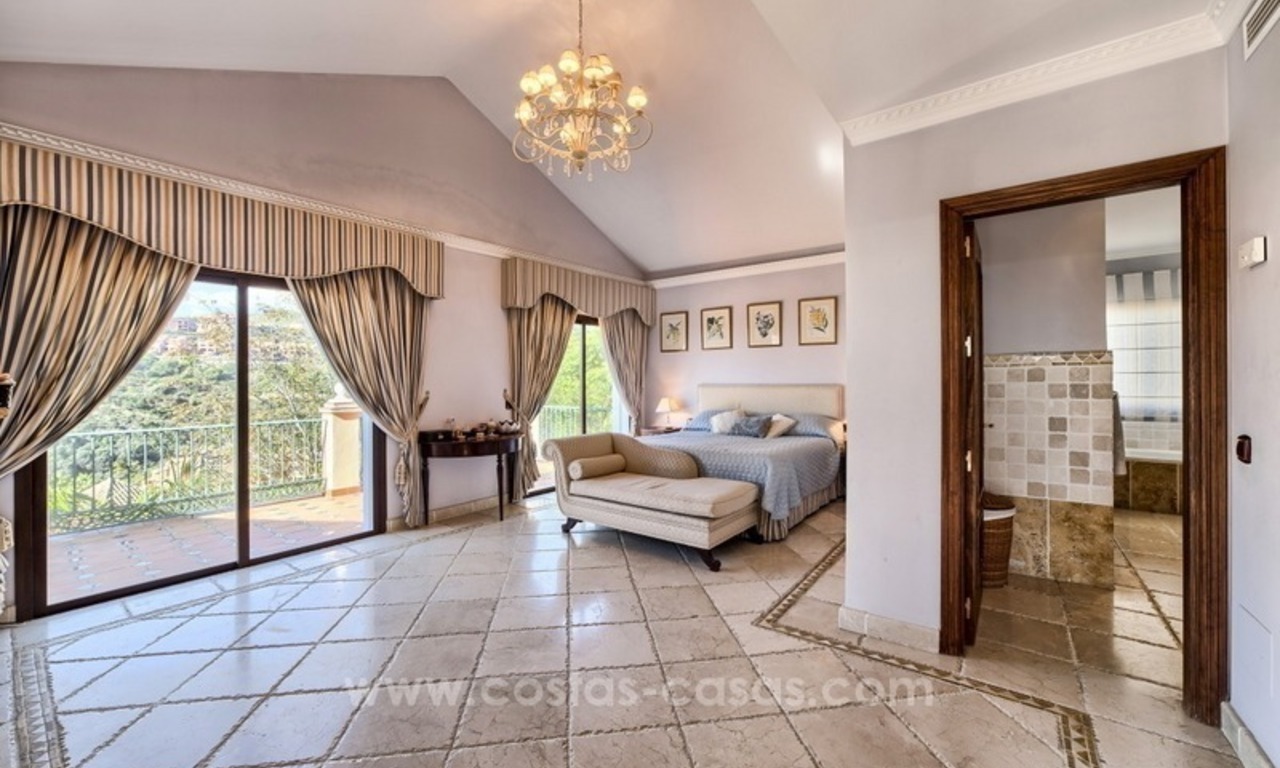 Amplia villa de calidad en venta en Benahavis - Marbella 21