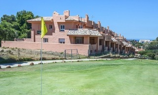 Ganga! Adosadas en primera línea de golf en venta en Cabopino, Marbella 8