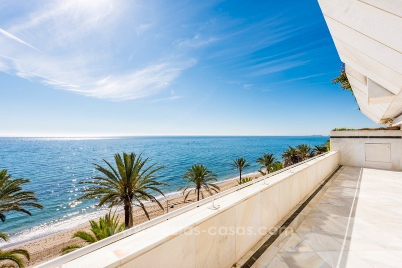 Exclusivo apartamento de lujo en primera línea de playa en venta en Marbella centro