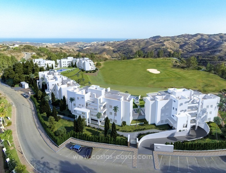 Nuevos apartamentos y áticos modernos de lujo en venta en Mijas Golf Resort, Costa del sol