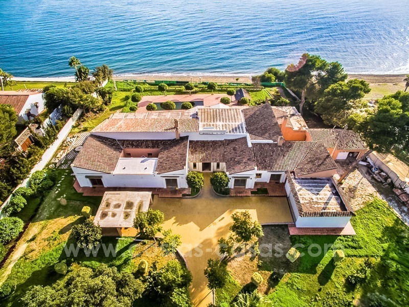 Parcela frente al mar con proyecto de Villa en venta en la Nueva Milla de Oro, Marbella - Estepona