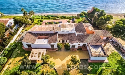 Parcela frente al mar con proyecto de Villa en venta en la Nueva Milla de Oro, Marbella - Estepona 