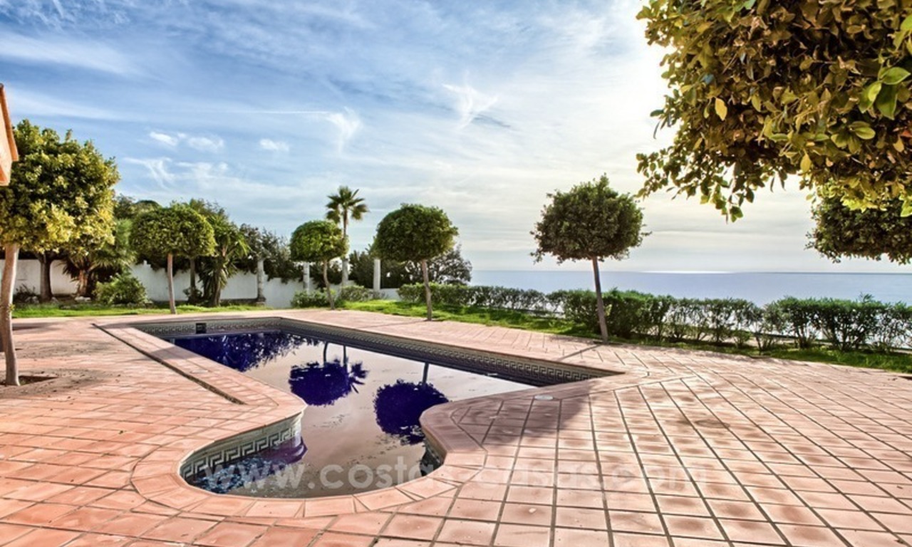 Parcela frente al mar con proyecto de Villa en venta en la Nueva Milla de Oro, Marbella - Estepona 8