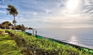 Parcela frente al mar con proyecto de Villa en venta en la Nueva Milla de Oro, Marbella - Estepona 4