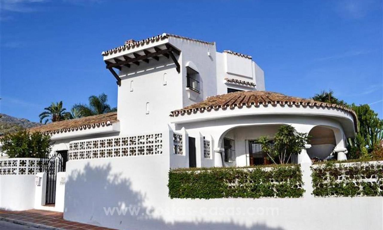 Acogedora villa, parcialmente reformada en venta en el centro de Marbella 3