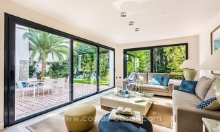 Villa completamente reformada de estilo contemporáneo en venta en Nueva Andalucía, Marbella 2