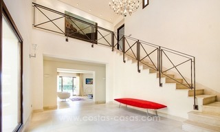 Villa moderna de lujo de estilo andaluz a la venta en la Milla de Oro, Marbella 5