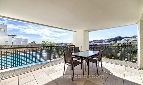 Para la venta: 2 apartamentos modernos de calidad superior y de estilo contemporáneo en un Golf Resort en Benahavís - Marbella 