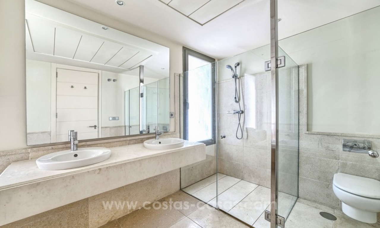Para la venta: 2 apartamentos modernos de calidad superior y de estilo contemporáneo en un Golf Resort en Benahavís - Marbella 26