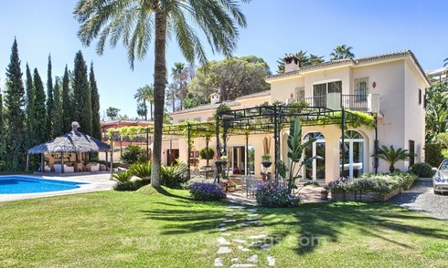 Exclusivo chalet de golf en venta, primera línea de golf en Nueva Andalucía, Marbella 