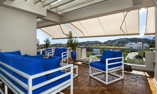 En venta en Marbella - Benahavís: Lujoso apartamento de estilo moderno en golf resort 13
