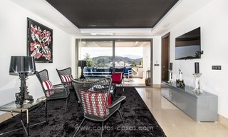 En venta en Marbella - Benahavís: Lujoso apartamento de estilo moderno en golf resort 15