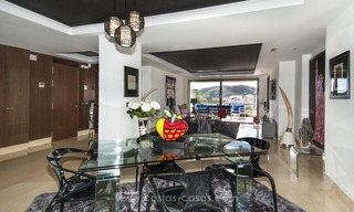 En venta en Marbella - Benahavís: Lujoso apartamento de estilo moderno en golf resort 17