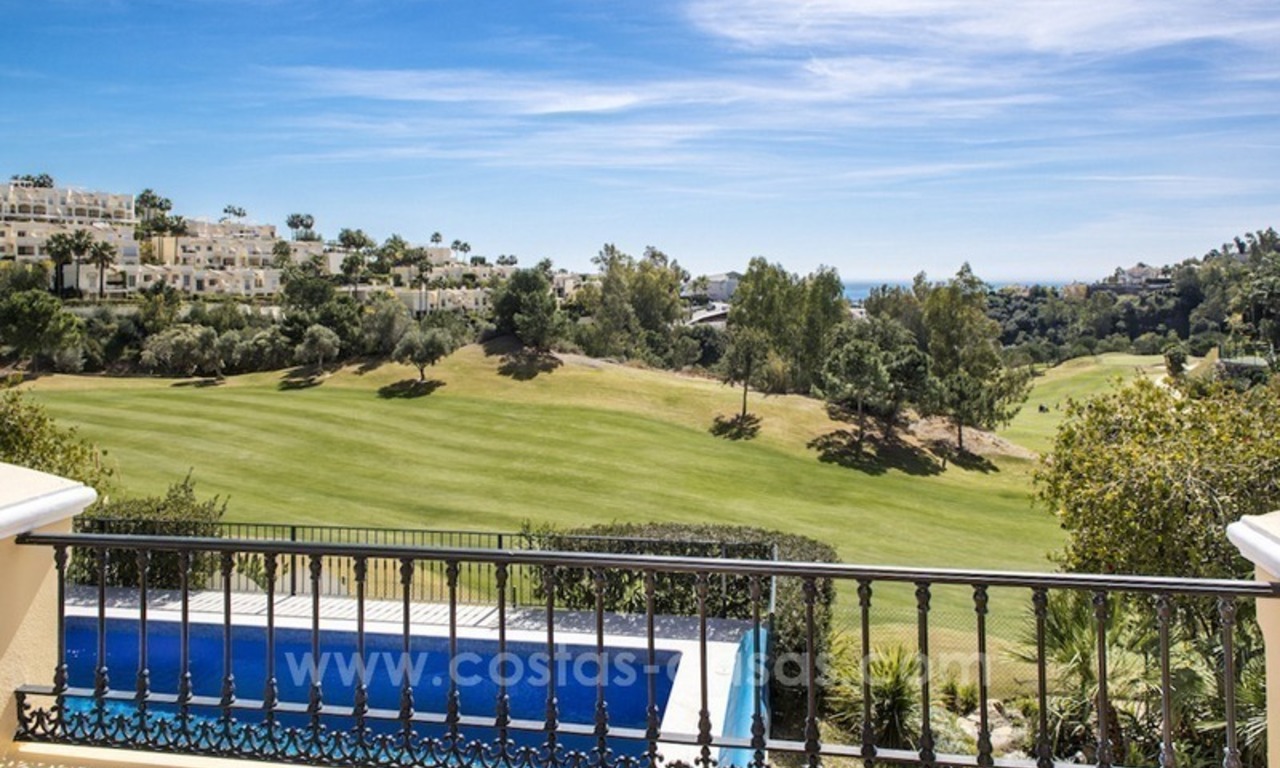 Villa de lujo en primera línea de golf en venta en Nueva Andalucía, Marbella 3