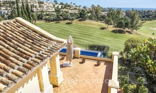 Villa de lujo en primera línea de golf en venta en Nueva Andalucía, Marbella 2