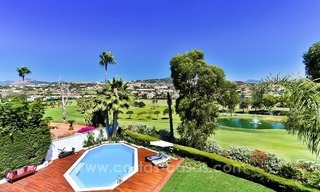 Villa contemporánea en primera línea de golf en venta en Nueva Andalucía - Marbella 2