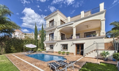 Bonito chalet en venta en Benahavis, Marbella 