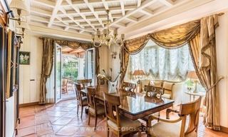 Elegante villa de lujo de estilo tradicional en venta en Sierra Blanca, la Milla de Oro, Marbella 9