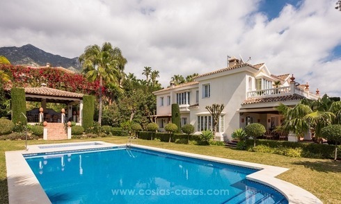 Elegante villa de lujo de estilo tradicional en venta en Sierra Blanca, la Milla de Oro, Marbella