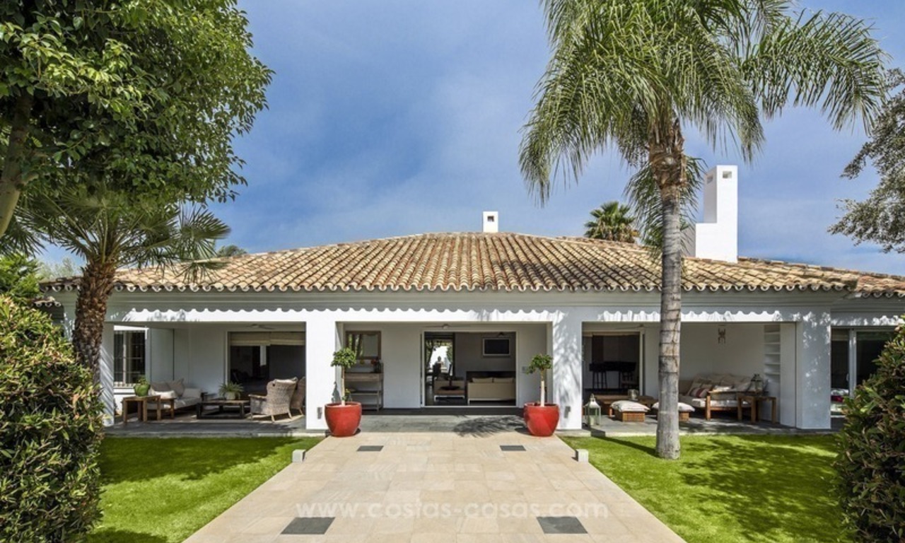 A la venta: Villa de Diseño en primera Línea de Golf, Nueva Andalucía, Marbella 1